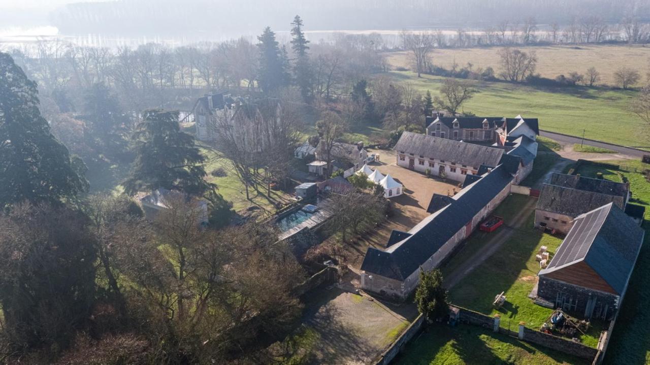 Chateau De Belle Poule Bed & Breakfast Les Ponts-de-Ce Exterior photo