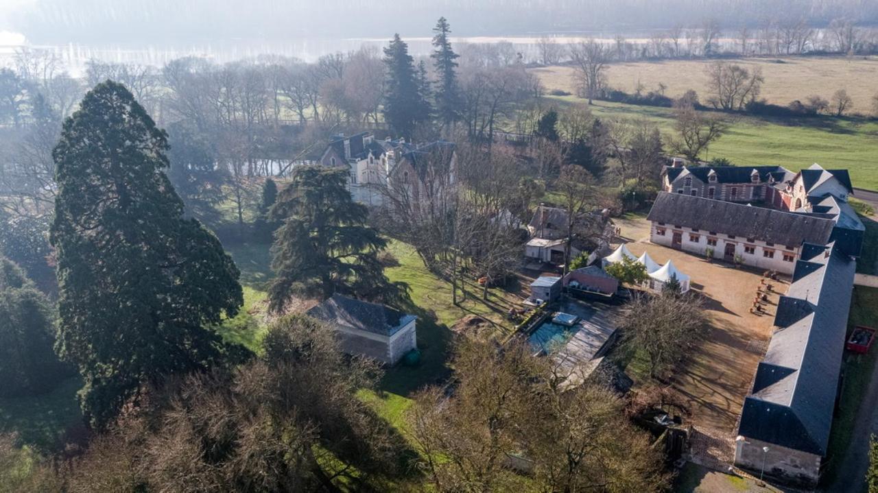 Chateau De Belle Poule Bed & Breakfast Les Ponts-de-Ce Exterior photo