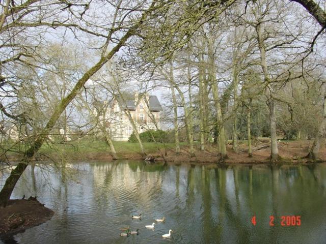 Chateau De Belle Poule Bed & Breakfast Les Ponts-de-Ce Exterior photo